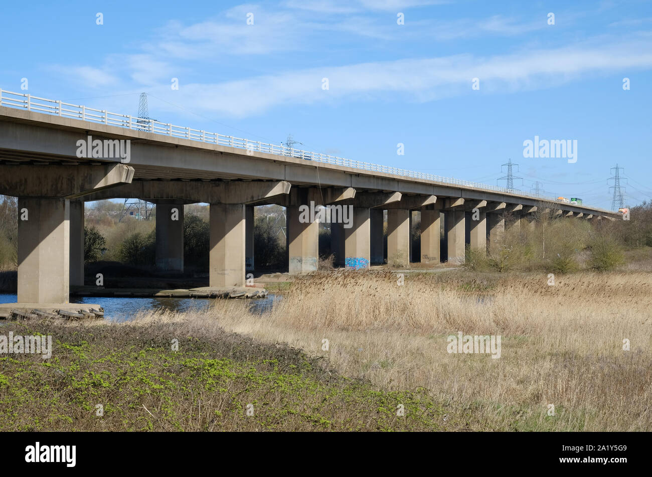 Pont de l'autoroute M56 Plus de marais à Frodsham, Cheshire, Royaume-Uni Banque D'Images