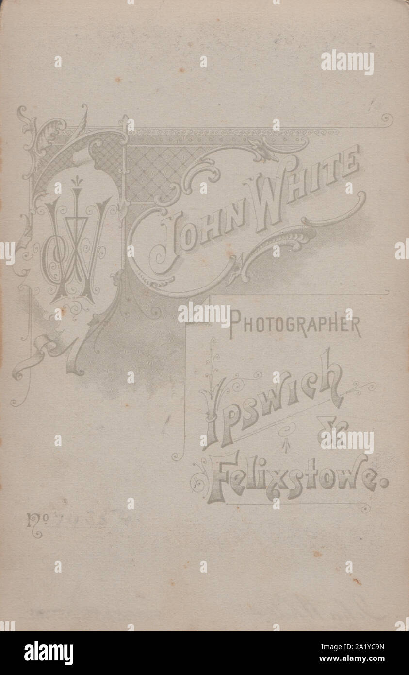 La publicité de l'époque victorienne Carte montrant l'illustration du Cabinet et de la calligraphie du photographe John White d'Ipswich et de Felixstowe, Suffolk, Angleterre Banque D'Images