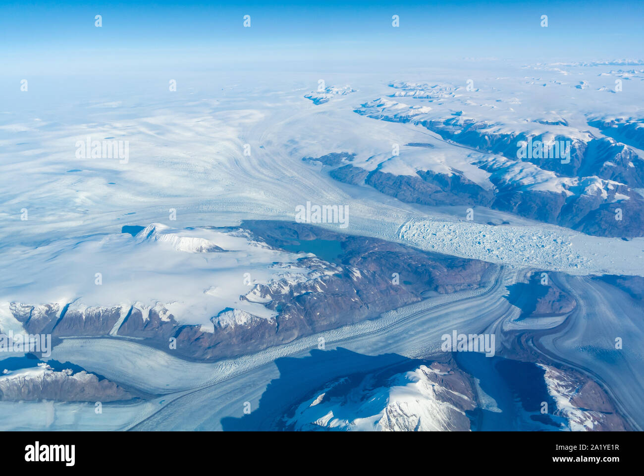 Le Groenland, Royaume-Uni de Danemark- 28 septembre 2019 : paysage aérien du Groenland avec glacier et de la neige, Banque D'Images