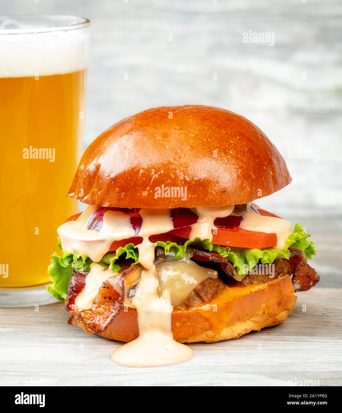 Bière et Meatball sandwich pour le déjeuner aujourd'hui Banque D'Images