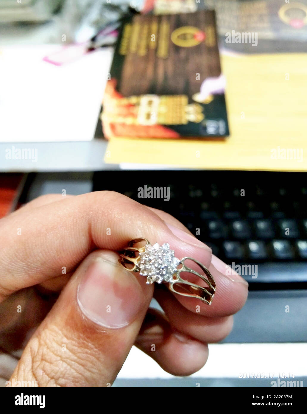 Close up de l'anneau de mariage dans la zone en cérémonie de mariage thaï. Banque D'Images