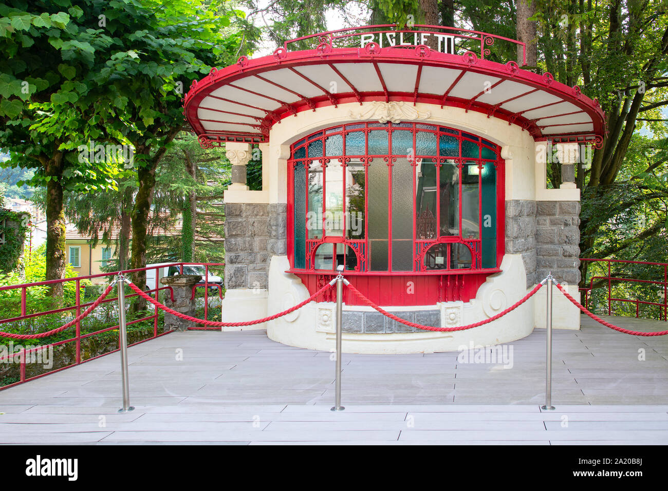 SAN PELLEGRINO TERME, ITALIE - 29 août 2019 : Le bureau de vente des billets à l'entrée de la San Pellegrino Terme casino Banque D'Images