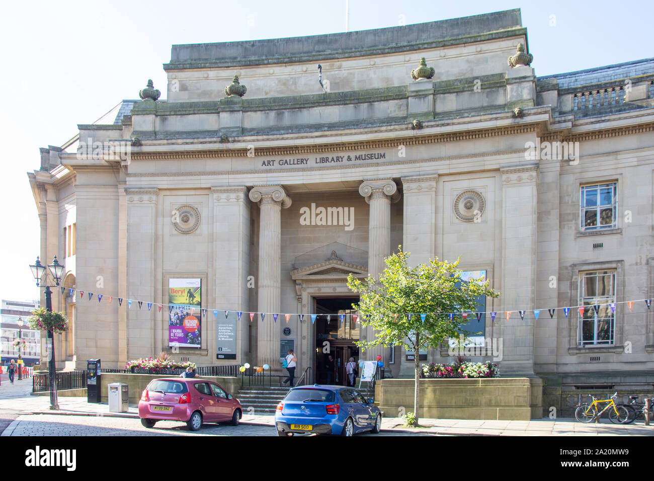 Art Gallery Library & Museum, Le Mans Crescent, Bolton, Greater Manchester, Angleterre, Royaume-Uni Banque D'Images