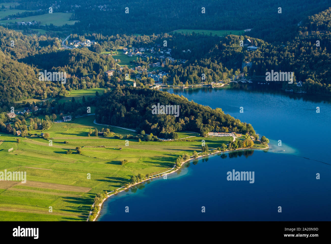 Lac de Bohinj du mont Vogar Banque D'Images