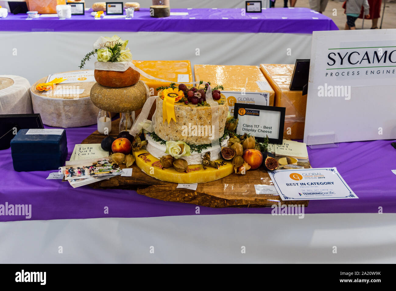 Un fromage gâteau de mariage comme un exemple de meilleure exposition fromage est élu en 2019 à la catégorie Frome Cheese Show Banque D'Images