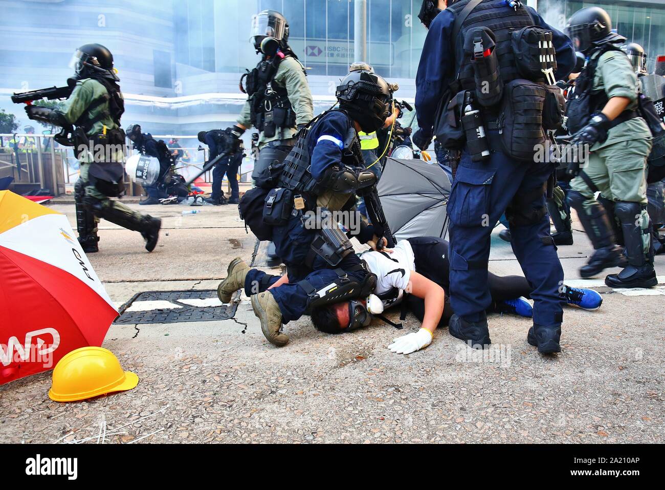 Hong Kong, Chine. Sep 29, 2019. Des dizaines de milliers de manifestants anti-non autorisé à un totalitarisme que mars se transforme en émeutes entre Hong Kong police et manifestants. Plus de centaines de manifestants ont été arrêtés et plusieurs personnes ont été envoyés à l'hôpital avec des blessés. Gonzales : Crédit Photo/Alamy Live News Banque D'Images