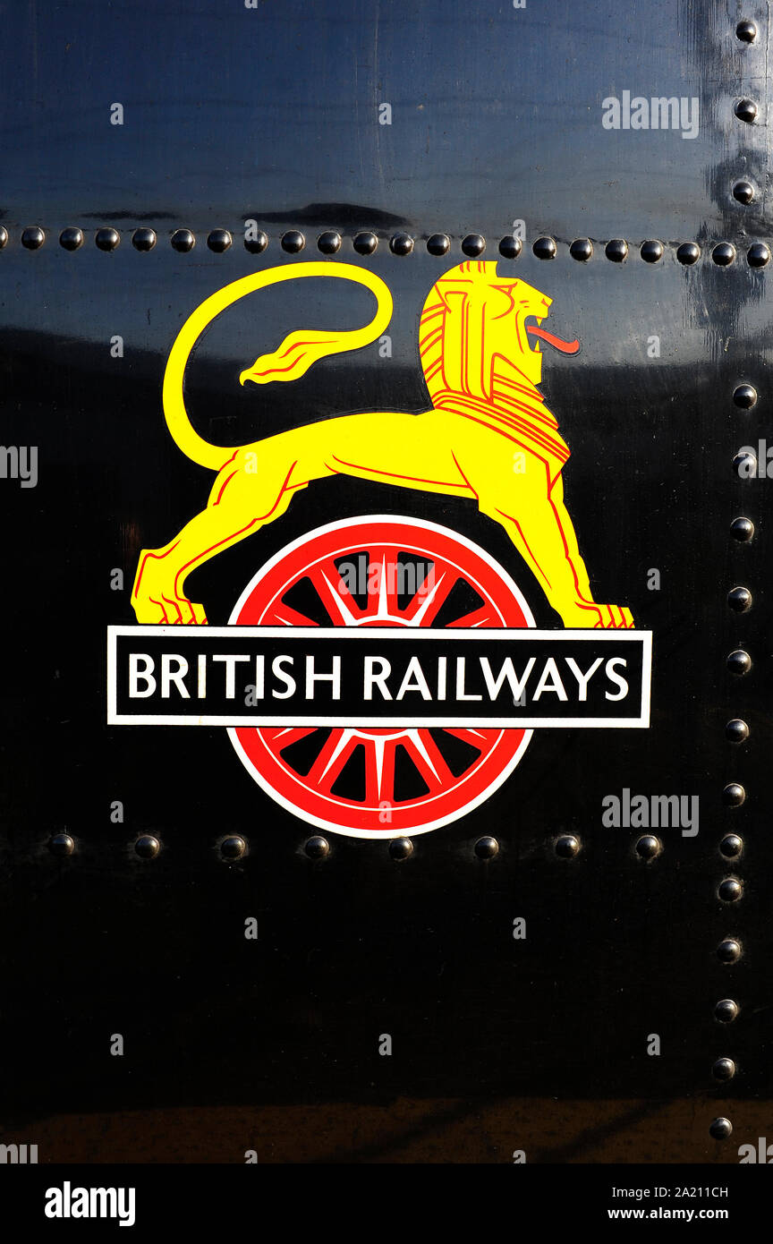 L'ancien British Railways logo sur le côté d'une locomotive à vapeur Banque D'Images