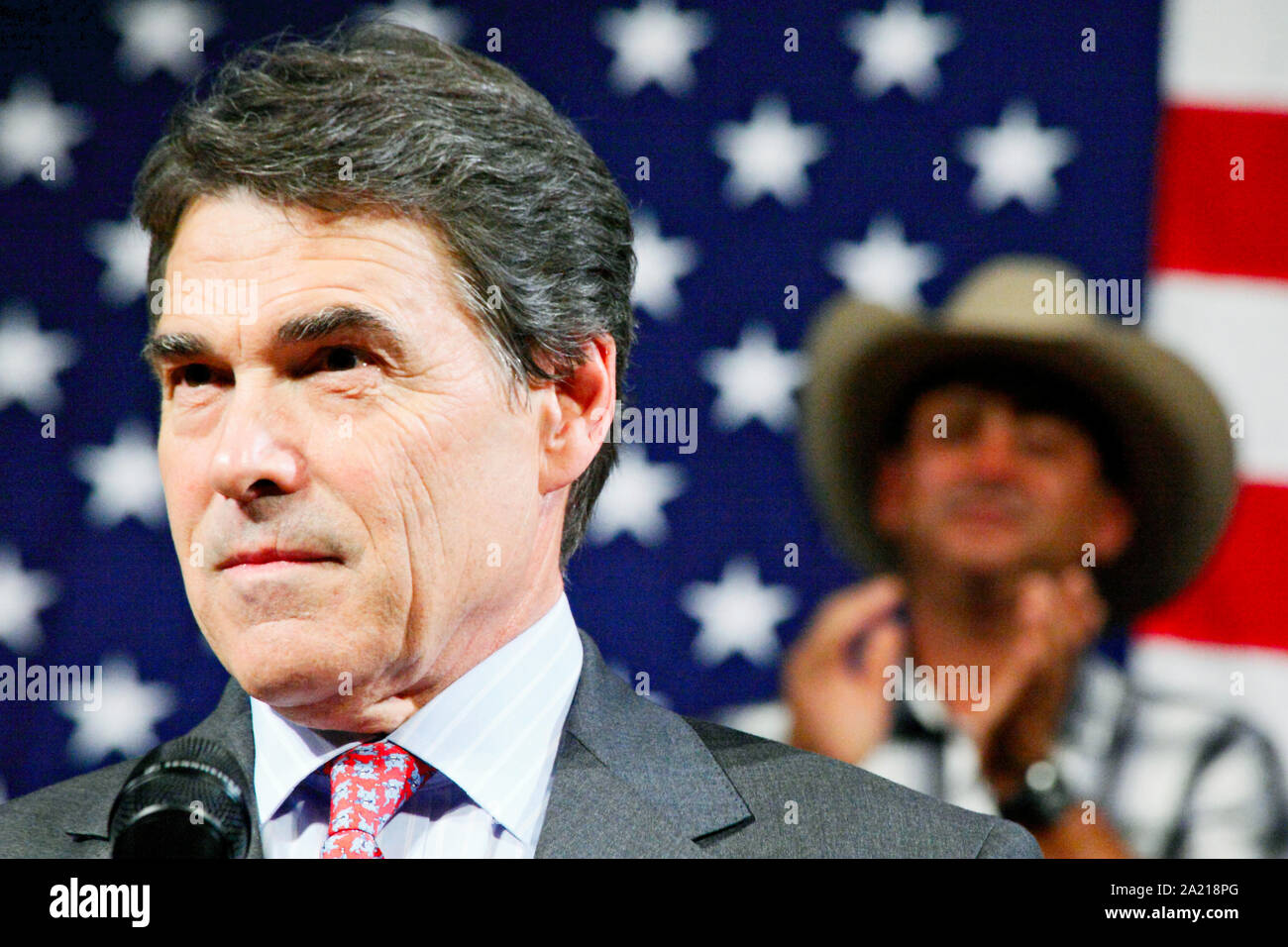 Le gouverneur du Texas, Rick Perry, candidat à l'élection présidentielle et (R-Tx) tient une réunion publique à Derry, dans le New Hampshire. Banque D'Images