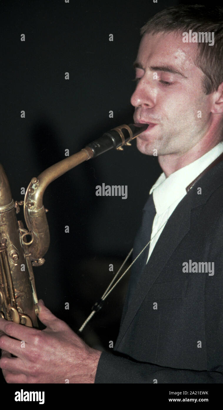 Mal de gorge Nouvelle Vague groupe jouant 'live' c1980 Chant : Justin Ward basse : Dan : Claviers Fleurs Fleurs Matthieu Guitare : Reid Savage Drums : Clive Kirby maux de gorge était un groupe punk / new wave de Highgate, Londres, Angleterre, créée en 1975, produisant 1 album en 1980, plus tôt que vous le pensez, sur le label Dureco et six singles. Photo par Tony Henshaw Archive Banque D'Images