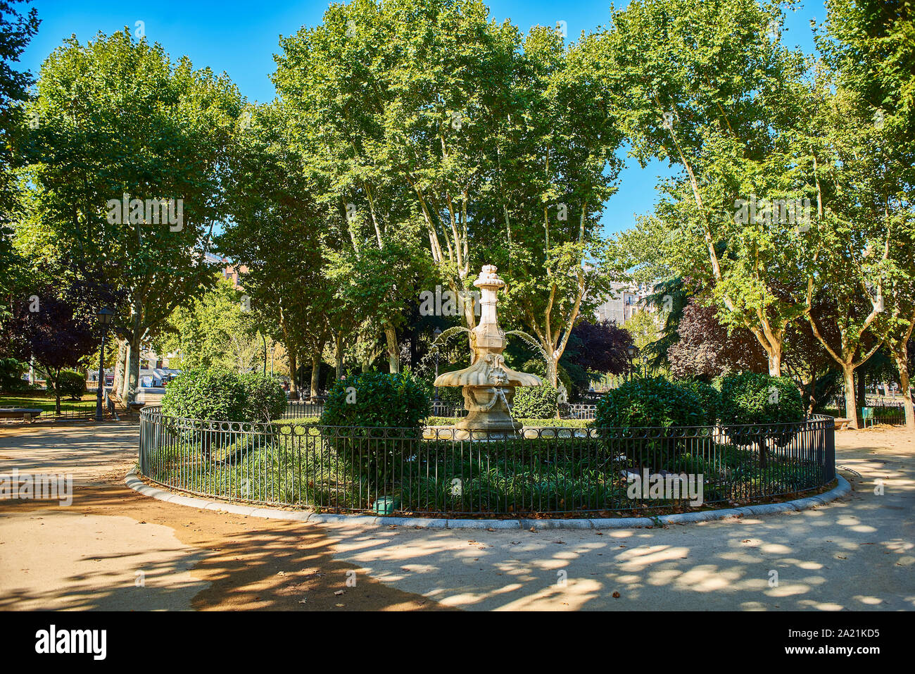 Madrid, Espagne - le 27 septembre 2019. De la fontaine principale Maria Eva Duarte de Peron Park. Madrid, Espagne. Banque D'Images