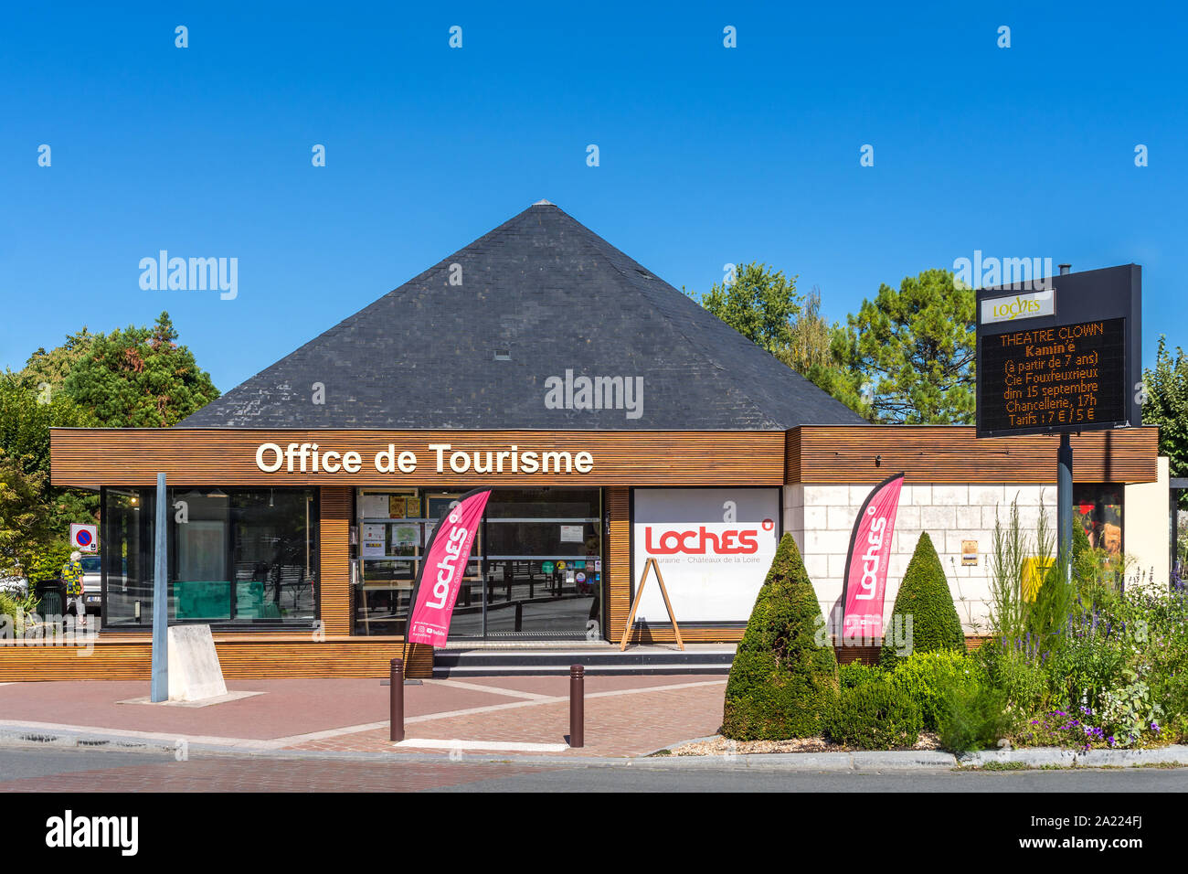 Bureau d'information touristique moderne, Loches, Indre-et-Loire, France. Banque D'Images