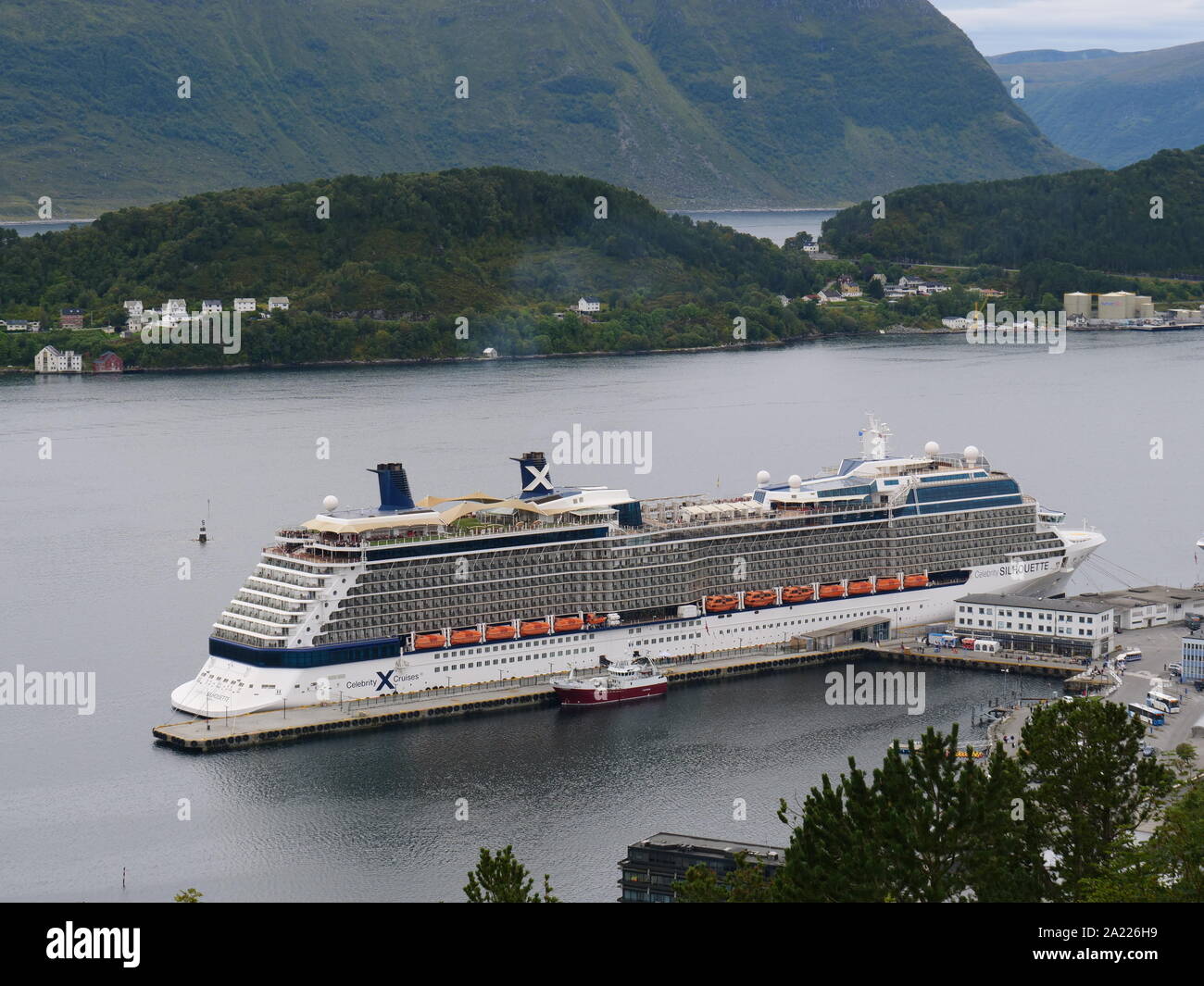 Silhouette Celebrity Cruise Ship Banque D'Images