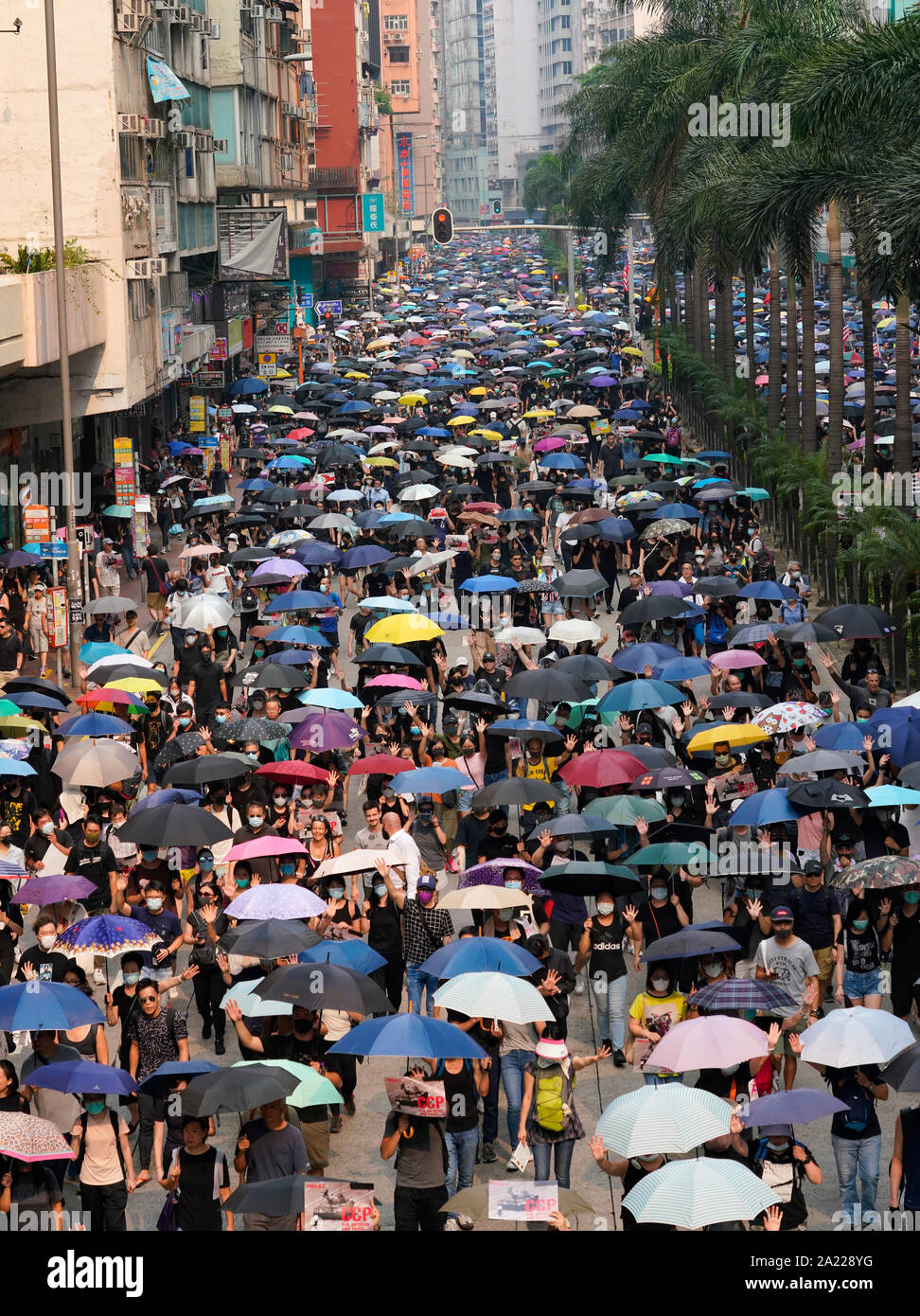 Hong Kong. 29 Septembre, 2019. Illégal par des milliers de militants pro-démocratie de Causeway Bay à bureaux du gouvernement à l'amirauté. La police a tenté de mettre fin mars à commencer avec des gaz lacrymogènes et tiré des échauffourées. Mars a marqué le 5e anniversaire du début de l'égide du Mouvement. Banque D'Images