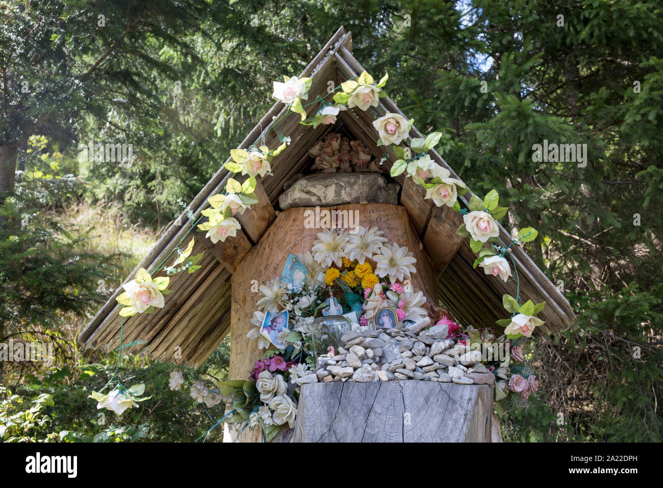 Un sanctuaire pour les polonais né le Pape Jean Paul II, le 17 septembre 2019, dans la région de Dolina Chocholowska, près de Zakopane, Pologne Malopolska. Jan Pawel II ; né Karol Joseph Wojtyla (1920-2005) a été à la tête de l'Église catholique et souverain de l'état de la Cité du Vatican de 1978 à 2005. Banque D'Images