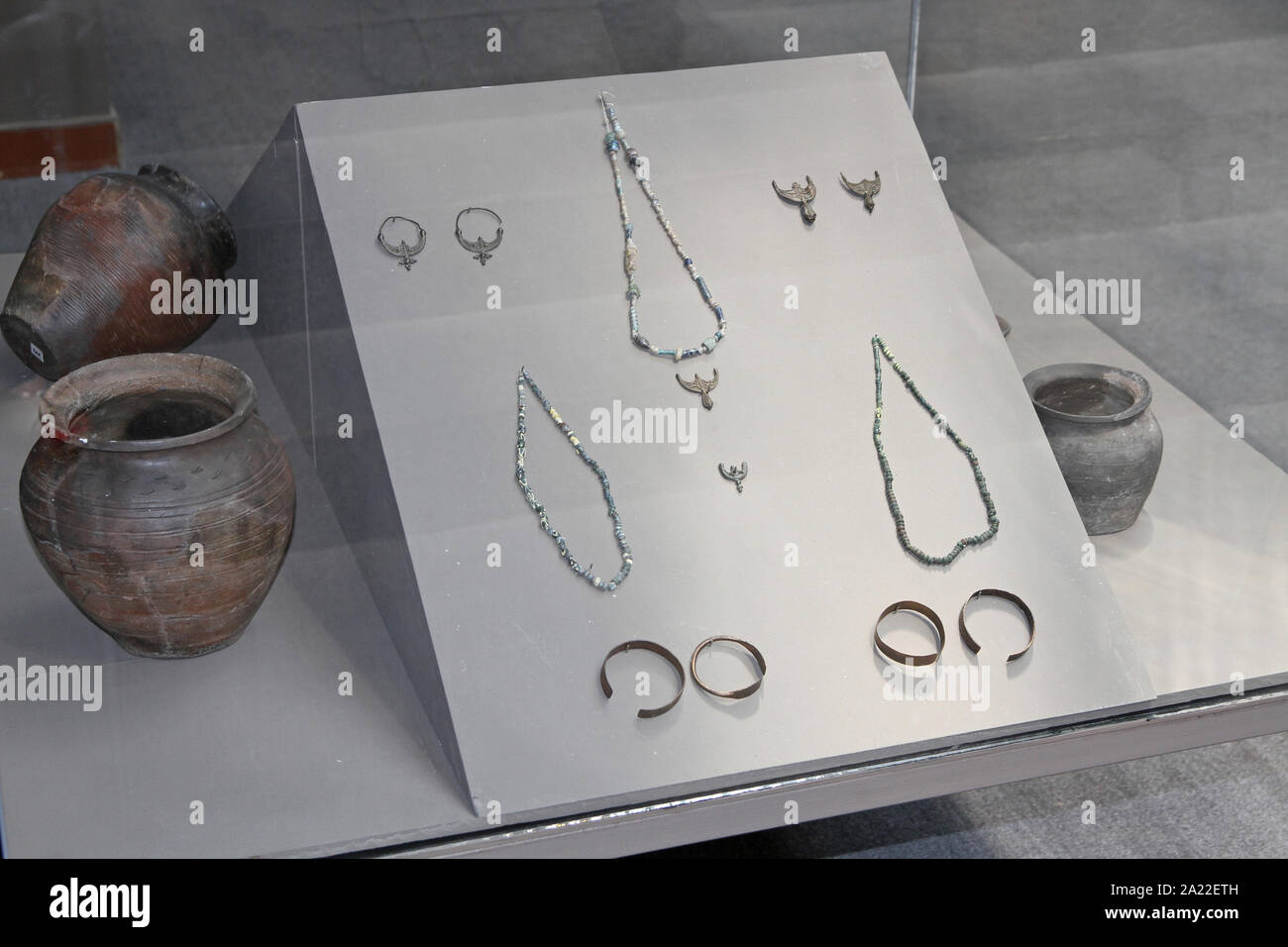 Collection de pots et ancienne capitale romaine, byzantine/bijoux, Musée Archéologique National Djerdap, Beograd, Serbie. Banque D'Images