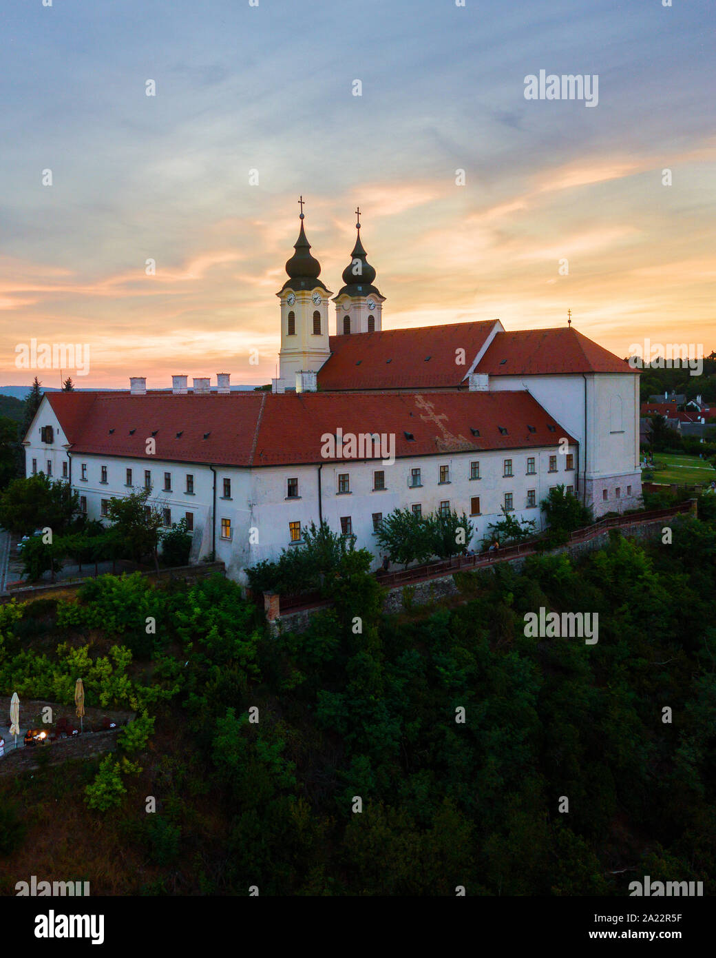 Abbaye de Tihany près du lac Balaton en Hugary. L'abbaye est sur une colline où la vue amazaing. C'est une destination célèbre tpurist. Banque D'Images