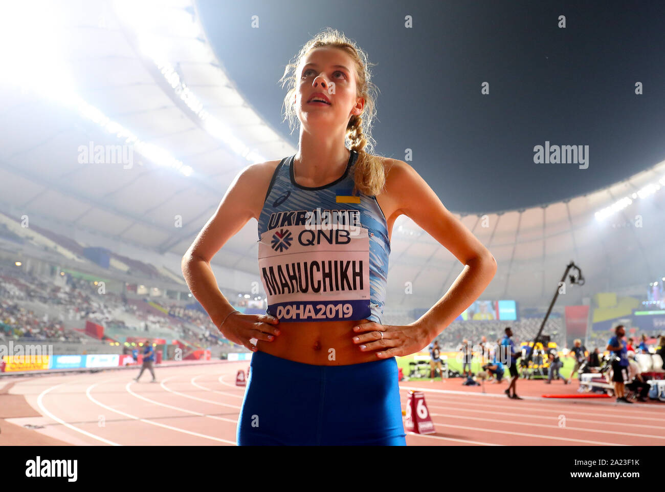 L'Ukraine célèbre Mahuchikh Yaroslava remporté la médaille d'argent dans l'épreuve féminine du saut en hauteur pendant quatre jours de la es Championnats du Monde au Khalifa International Stadium, Doha, Qatar. Banque D'Images