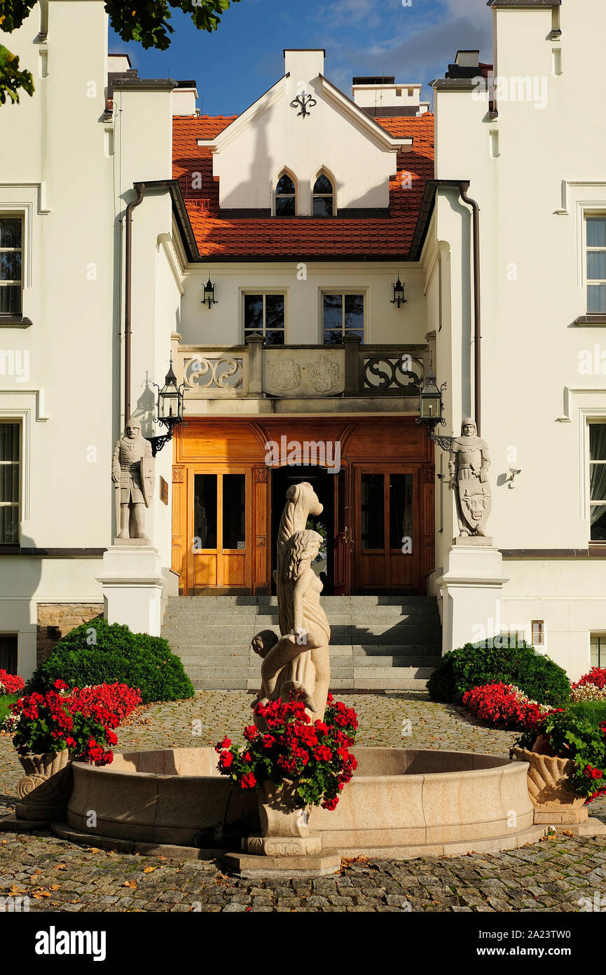 Palace à Sulislaw voïvodie, Opole, néo-gothique, vieux, l'histoire, Templiers, Wilhelm I, Hans Karl Comte von Schaffgotsch Banque D'Images