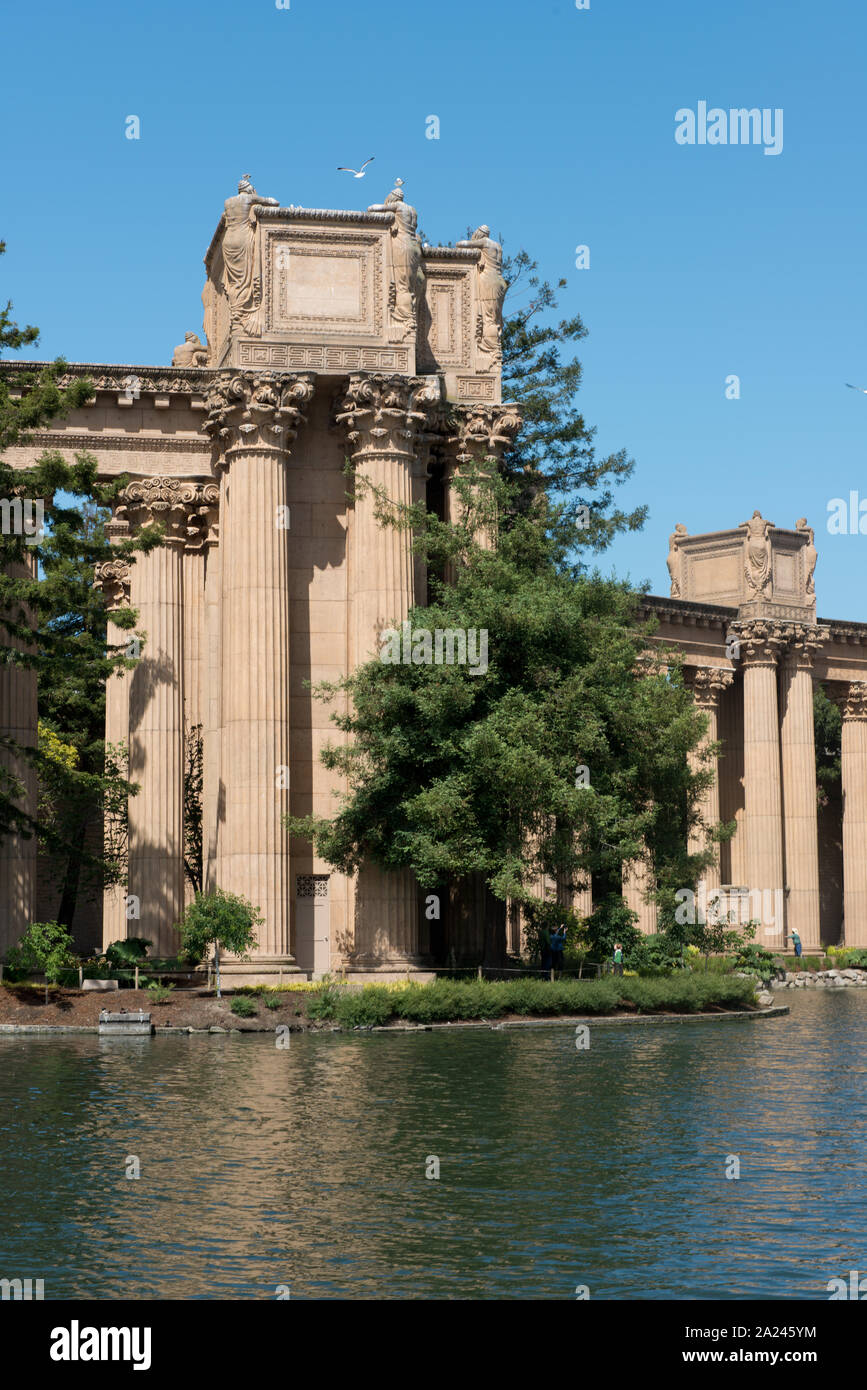 Palace of Fine Arts de la Marina de San Francisco, Californie, une structure monumentale a l'origine construit pour l'exposition Panama-Pacific 1915 Banque D'Images