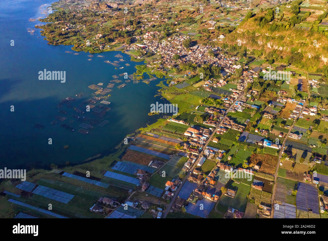 Vue aérienne de view point sur le volcan indonésien Batur dans l'île tropicale de Bali. Image libre de droit stock de haute qualité de Danau Batur, l'Indonésie. Banque D'Images