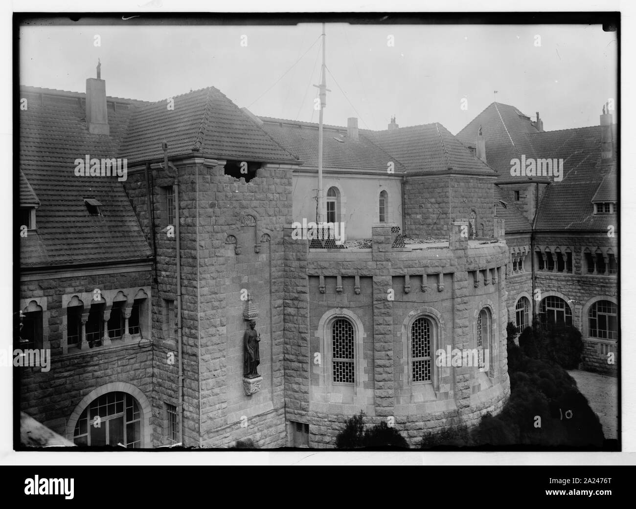 Les événements de Palestine. Le séisme du 11 juillet 1927. Bâtiment principal endommagé de Stiftung Augusta Victoria. Les articles de la maçonnerie ébranlée vers le bas Banque D'Images