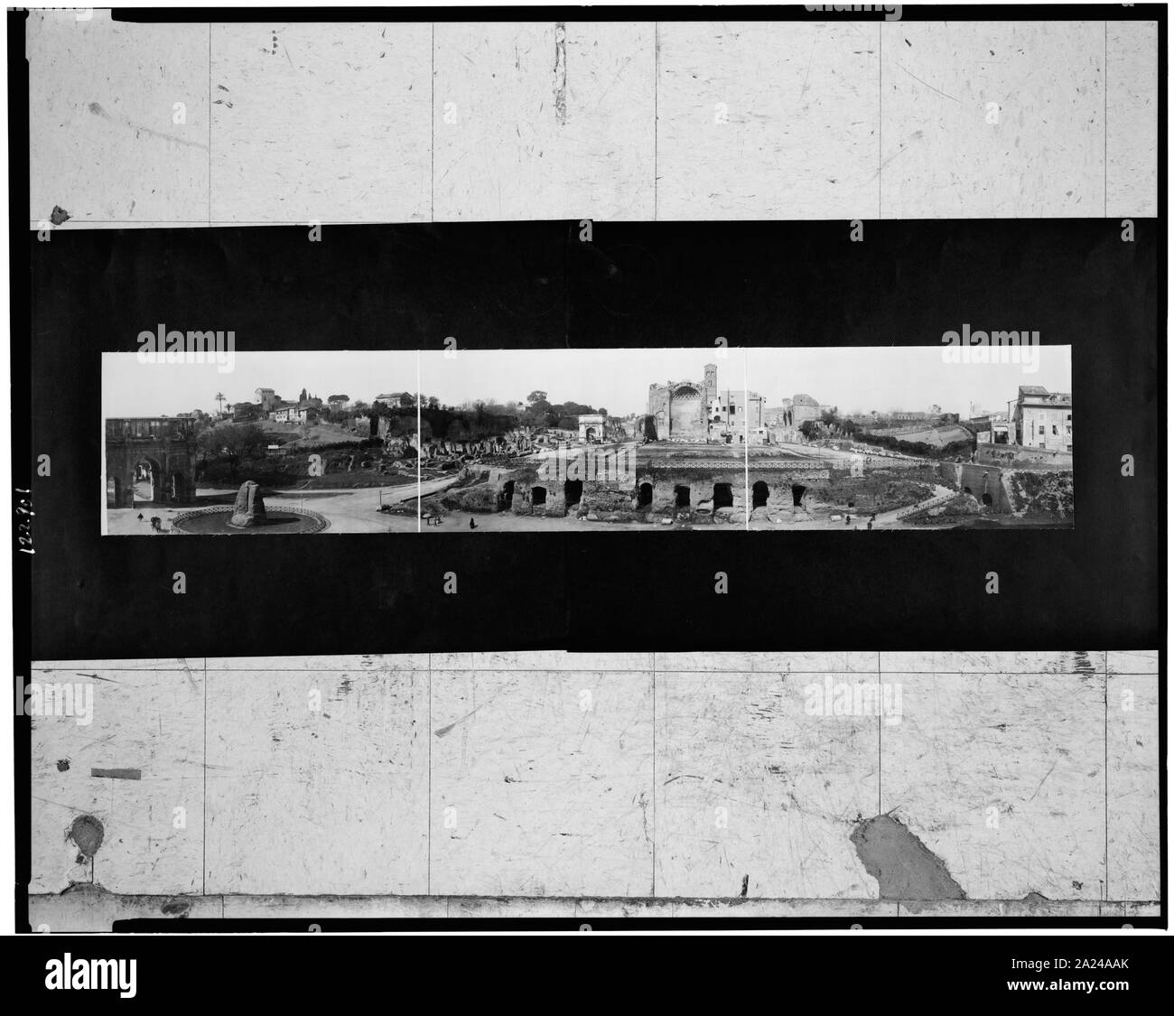 Vue panoramique du Colisée montrant Arc de Constantin, Temple de Néron et l'Arc de Titus ; Banque D'Images