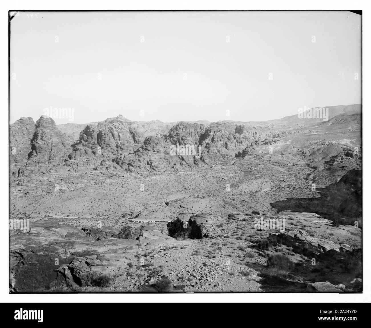 Petra. Panorama de montagnes de Pétra, dans trois sections Banque D'Images
