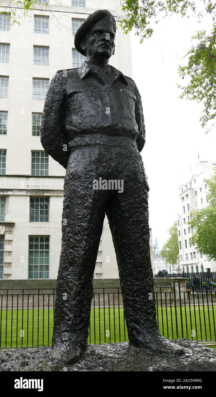 Statue de Montgomery de Whitehall, Londres, par Oscar Nemon, dévoilé en