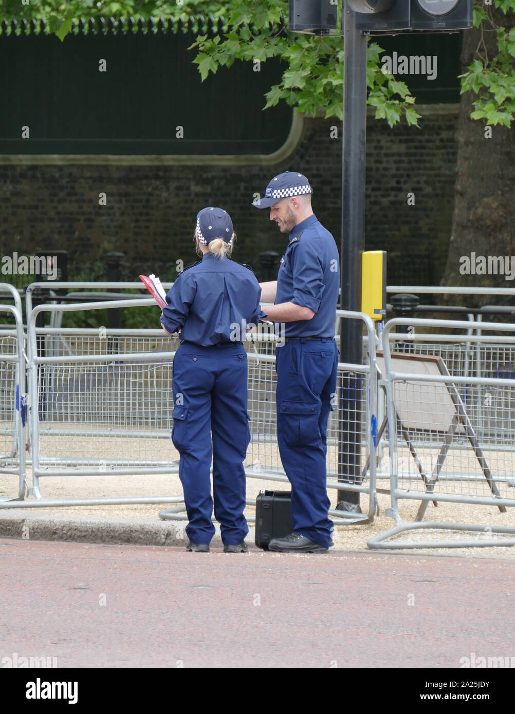 Downing Street, Londres, garantis par la police lors de la visite d'état pour le Président Donald Trump Juin 2019 Banque D'Images