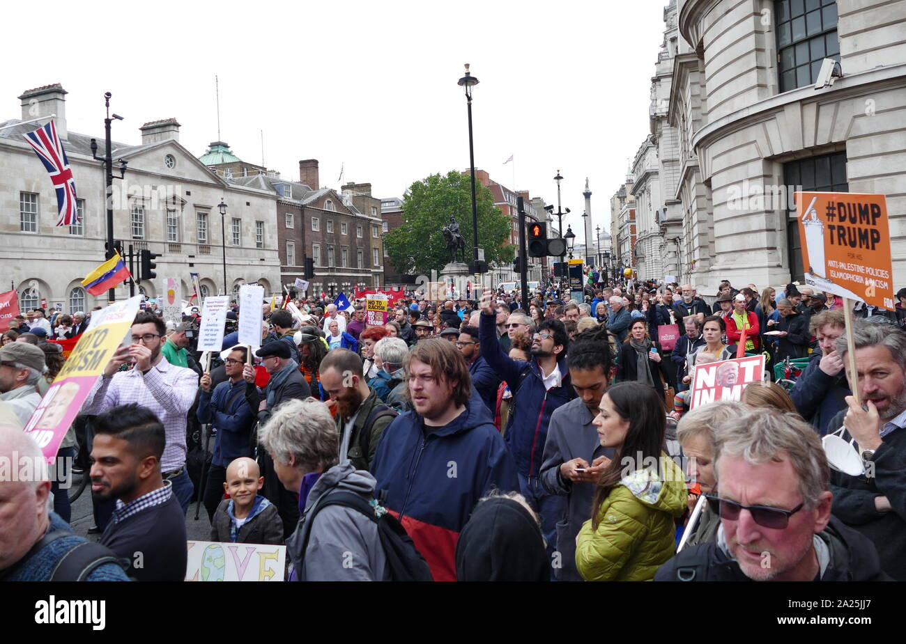 Manifestations à Whitehall et Trafalgar Square Londres durant la visite officielle du Président américain Donald Trump en Grande-Bretagne ; Juin 2019 Banque D'Images