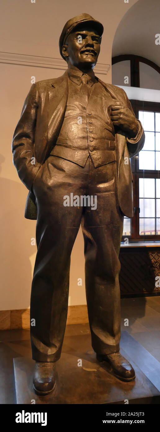 Statue en bronze de Lénine, chef du Parti bolchevik révolution russe ; 1925 par Matwej Maniser est mort 1967 Banque D'Images