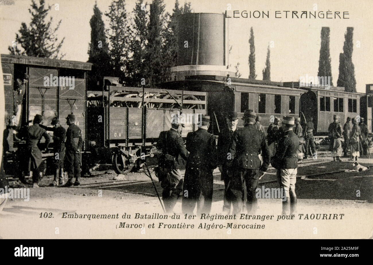 Le légionnaire français soldats coloniaux en gare sur la frontière 1905 La carte postale. Banque D'Images