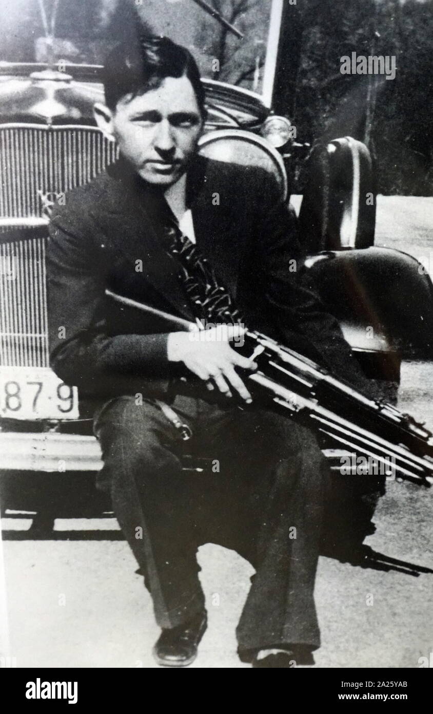 Une photographie de Clyde Barrow. Chestnut Clyde Barrow (1909-1934) un criminel qui fait le tour du centre des États-Unis avec Bonnie Parker et leur piste au cours de la Grande Dépression. Banque D'Images