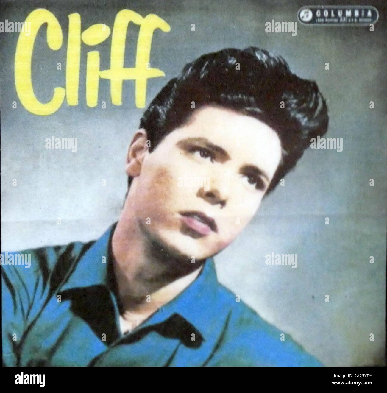 Photographie d'un jeune en vertu de Cliff Richard Columbia Records. Cliff Richard (1940-), un chanteur pop britannique, musicien, interprète, acteur et philanthrope. Banque D'Images