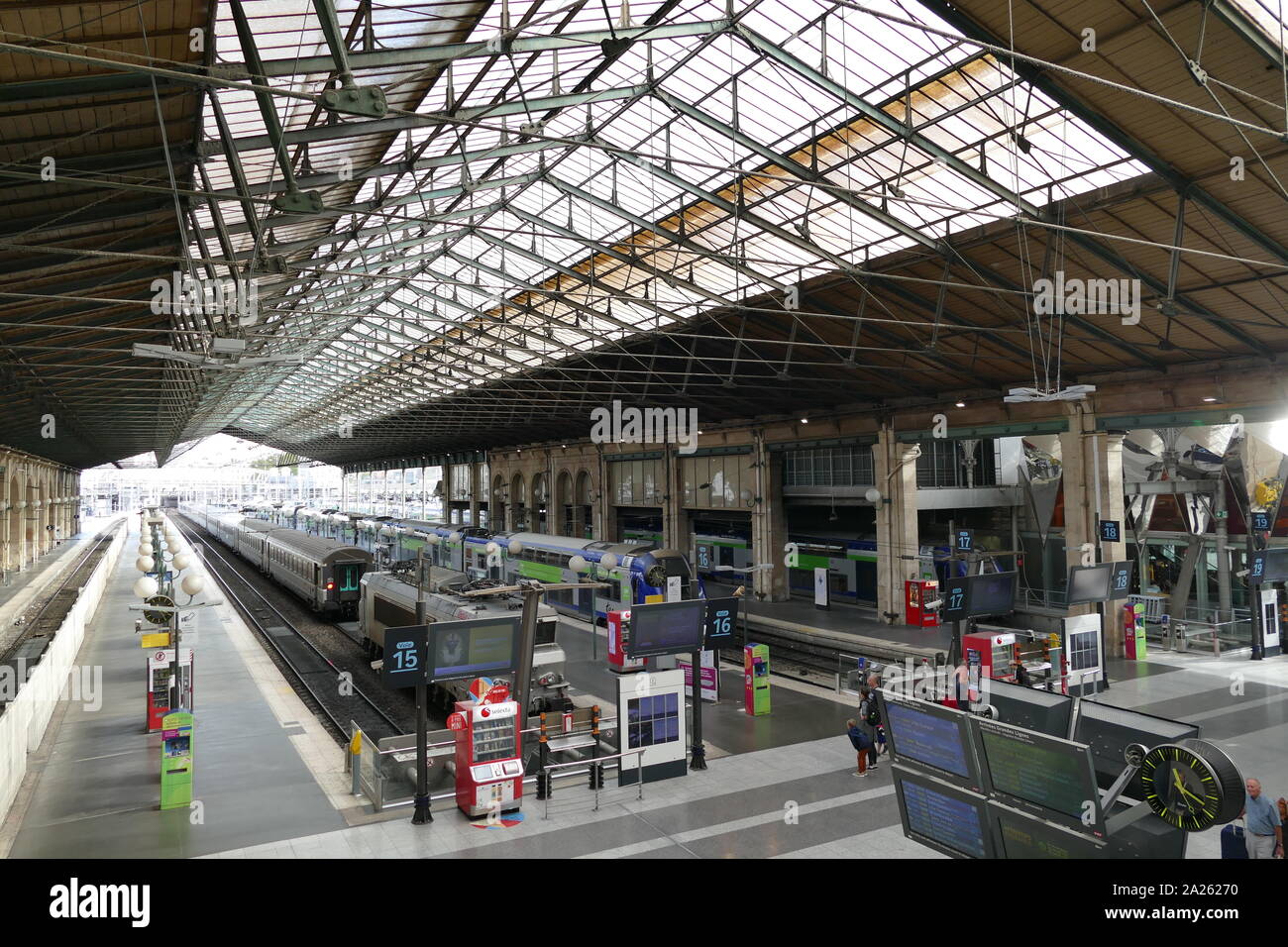 La Gare du Nord (Gare du Nord), Paris-Nord officiellement, est l'une des six grandes gares terminus du réseau grandes lignes SNCF pour Paris, France. Banque D'Images