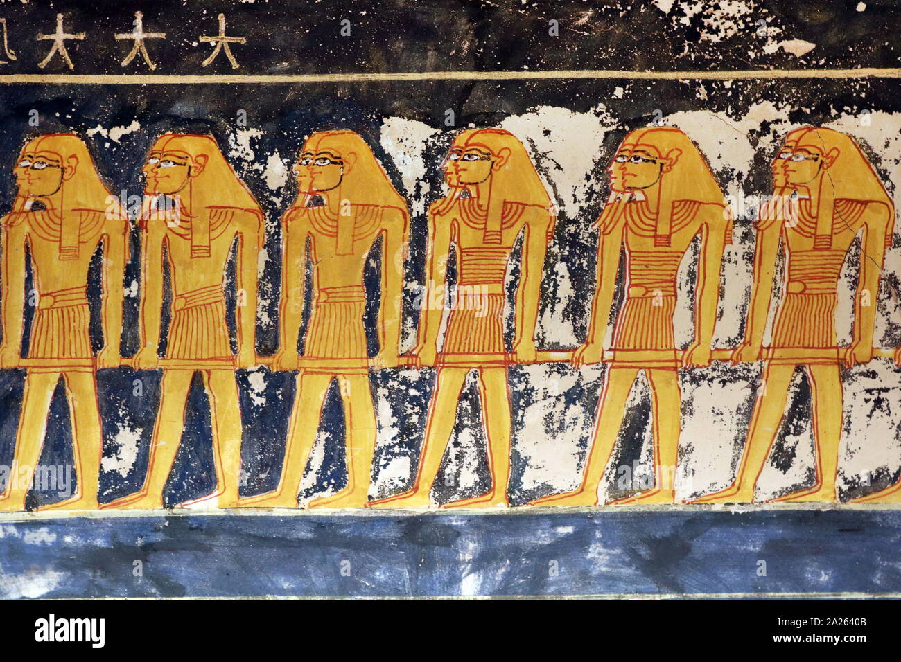 Frise murale de la tombe de Ramsès VI. Tombe KV9 pour l'Egypte Vallée des Rois a été construite par le pharaon Ramsès V. Il est enterré ici, mais son oncle, Ramsès VI, réutilisés plus tard le tombeau comme son propre. La mise en page est typique de la 20e dynastie - la période de l'époque Ramesside. Ramsès VI Nebmaatre-Meryamun fut le cinquième souverain de la xxe dynastie égyptienne. Il a régné pendant environ huit ans au milieu et à la fin du 12e siècle avant J.-C. Banque D'Images