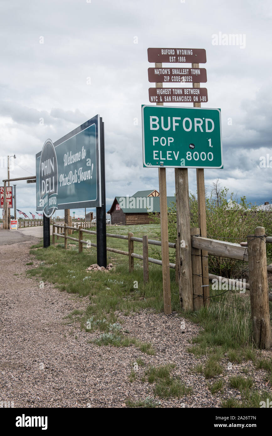 Signe de la population dans l'attraction-ville de Buford en milieu rural le comté d'Albany, Wyoming Banque D'Images
