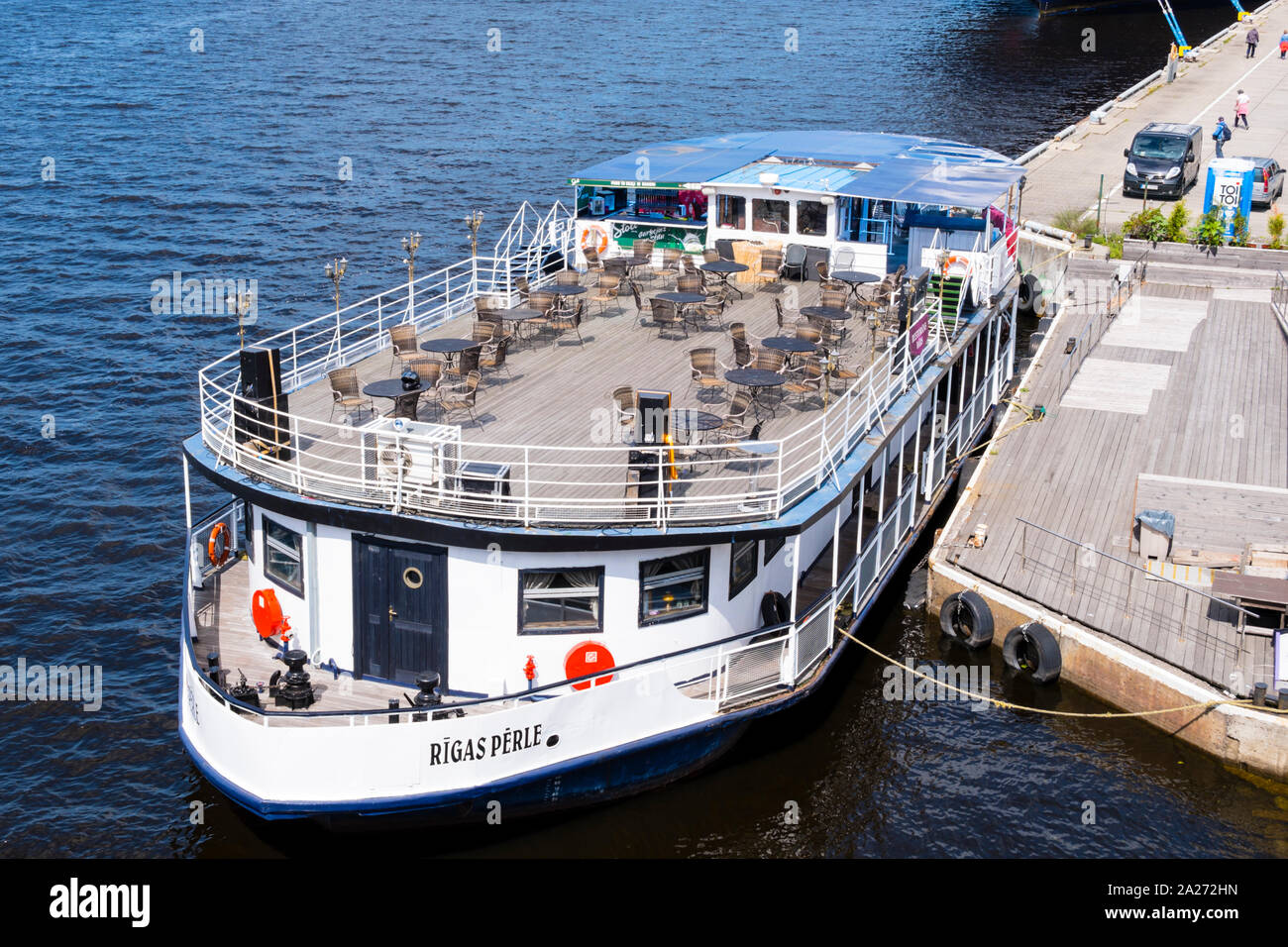 Rigas Perle, Perle de Riga, bateau restaurant, au bord de la Daugava, Riga, Lettonie Banque D'Images