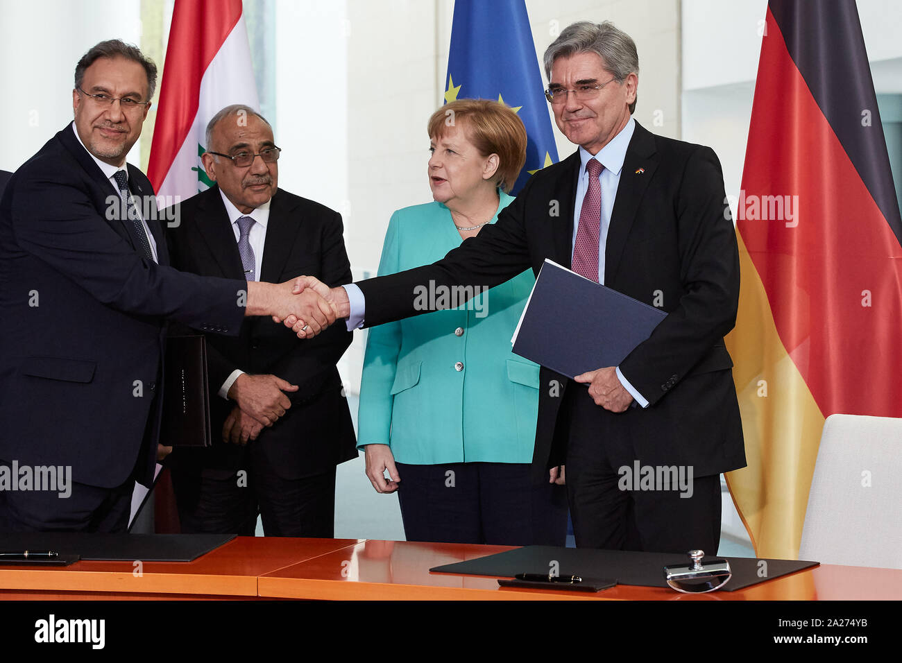 30.04.2019, Berlin, Berlin, Allemagne - cérémonie de signature pour le développement du secteur de l'énergie en Iraq. Avec Luay Al-Khateeb, Ministre iraquien de l'élection Banque D'Images