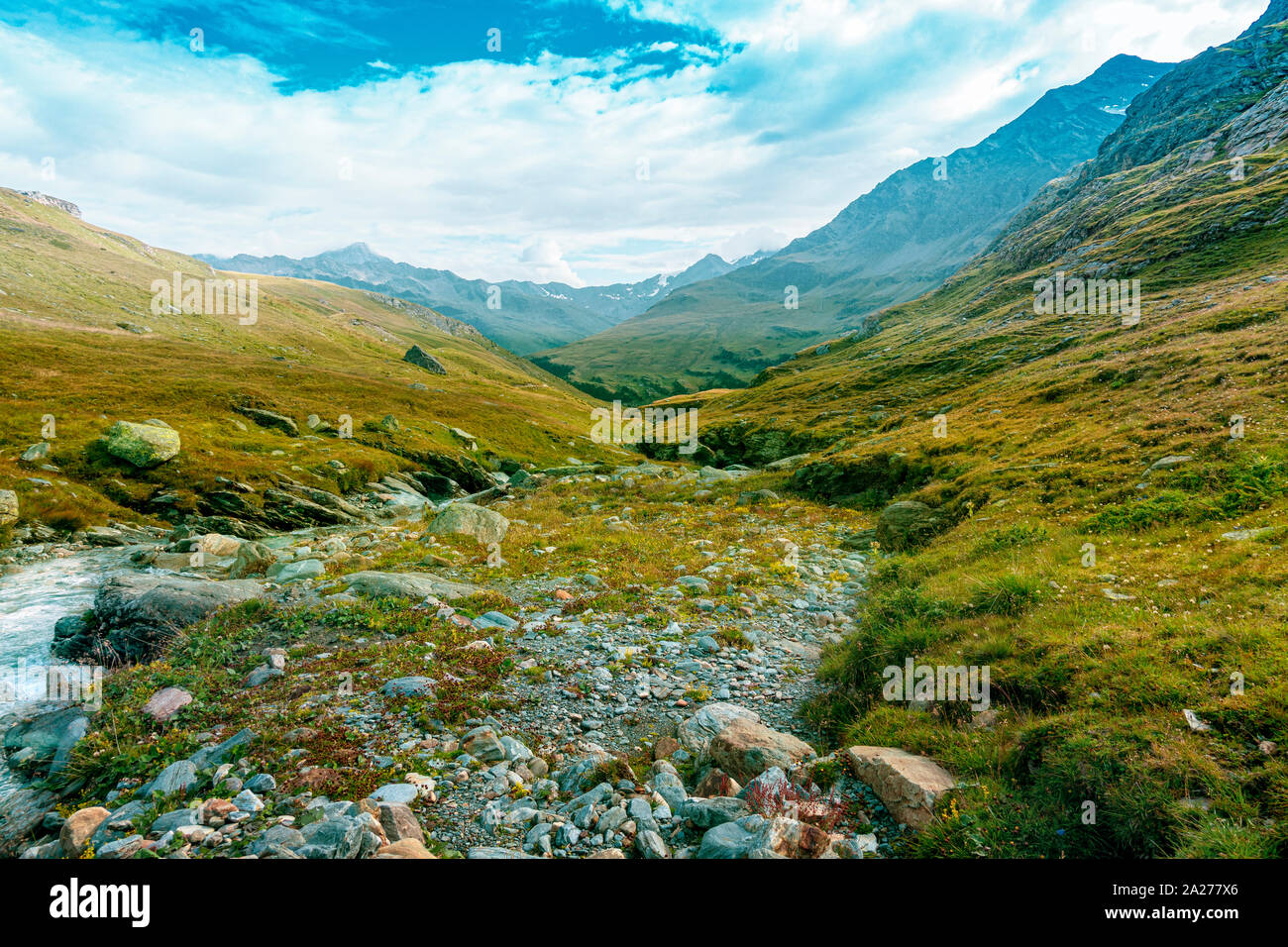 Vue magnifique sur la montagne du district de highland valfurva dans les Alpes italiennes. Banque D'Images