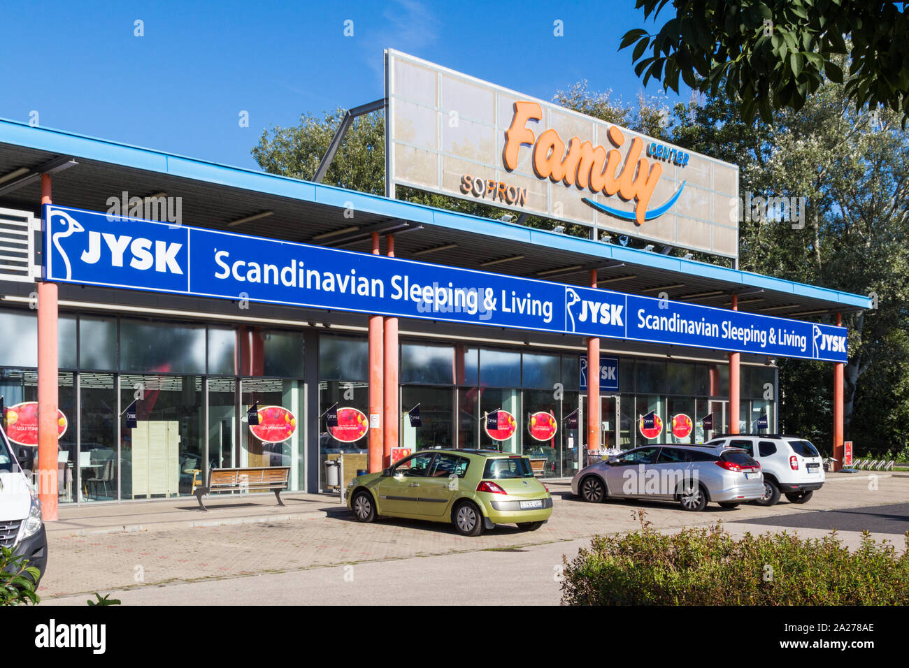 Couchage scandinave Jysk & living shop store front façade dans familiale, Sopron, Hongrie Banque D'Images