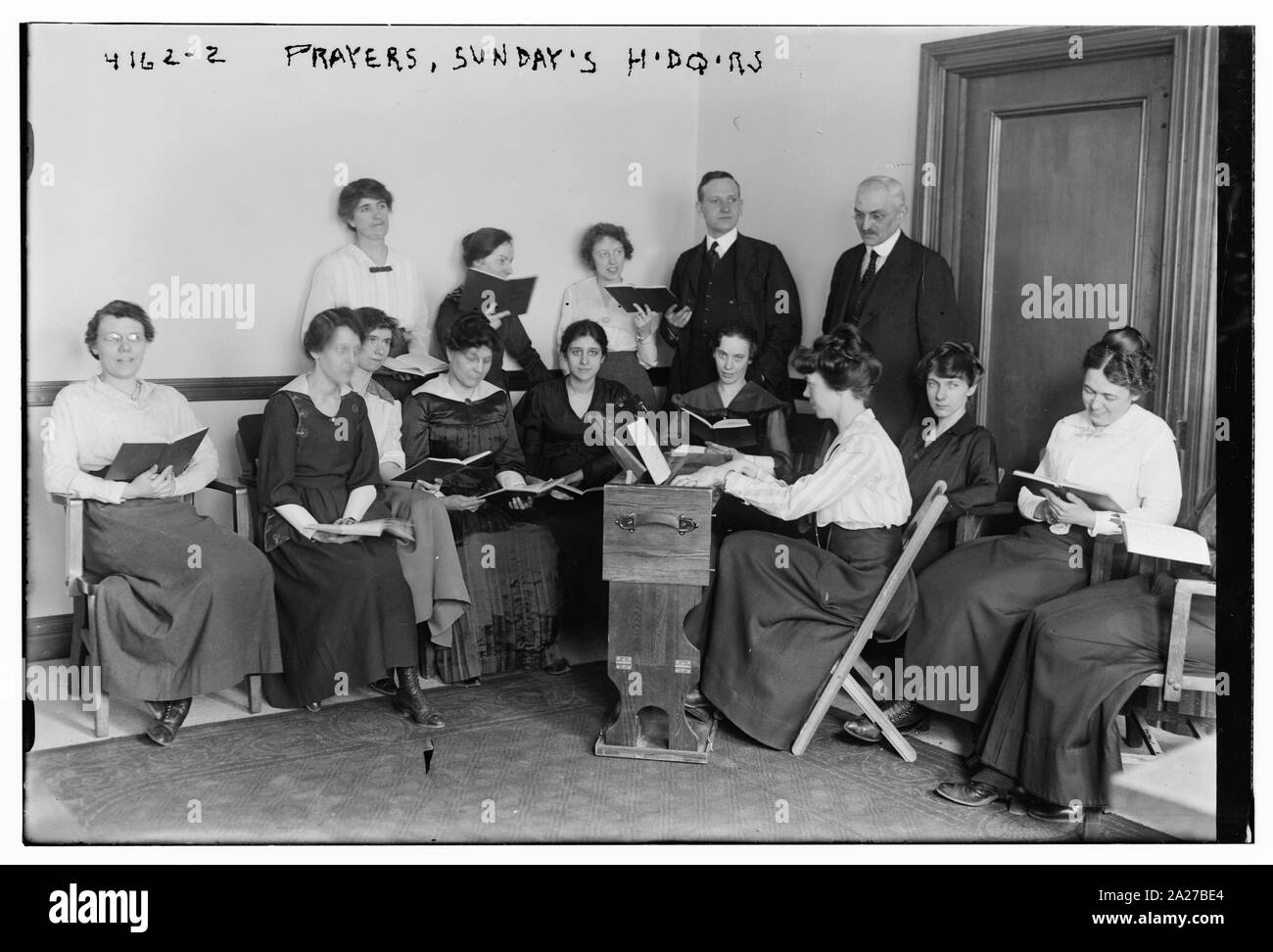 Prières, Sunday's H'Dq'rs Banque D'Images