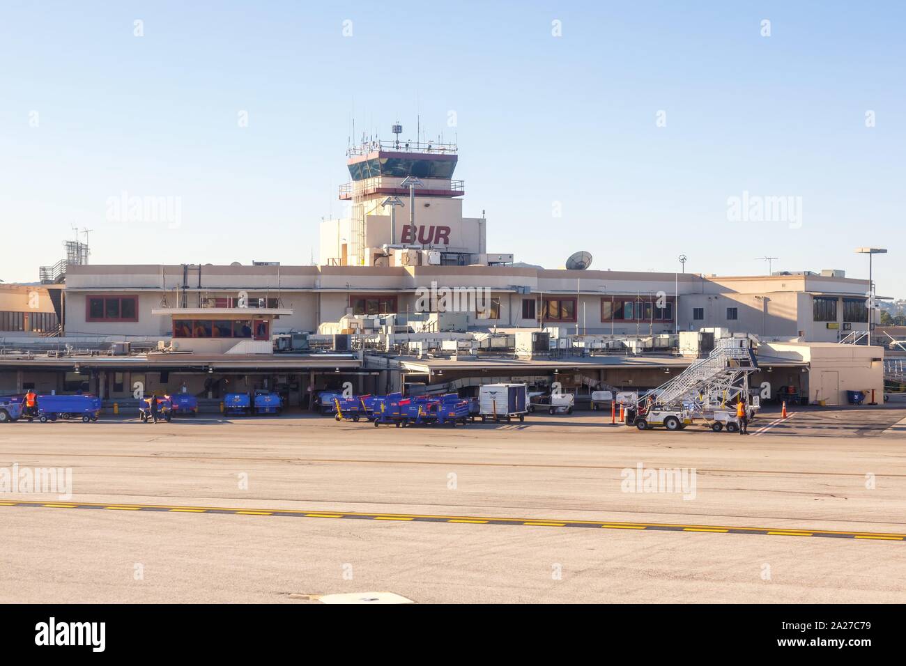 Burbank, Californie - le 10 avril 2019 : Terminal de l'aéroport Bob Hope Burbank (BUR), en Californie. Dans le monde d'utilisation | Banque D'Images