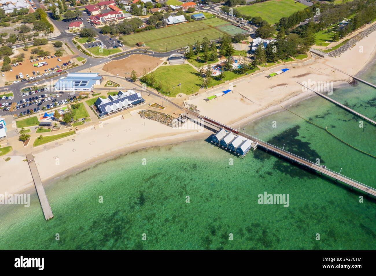 Busselton Jetty, l'ouest de l'Australie est le deuxième plus longue jetée en bois dans le monde à 1841 mètres de long. Banque D'Images