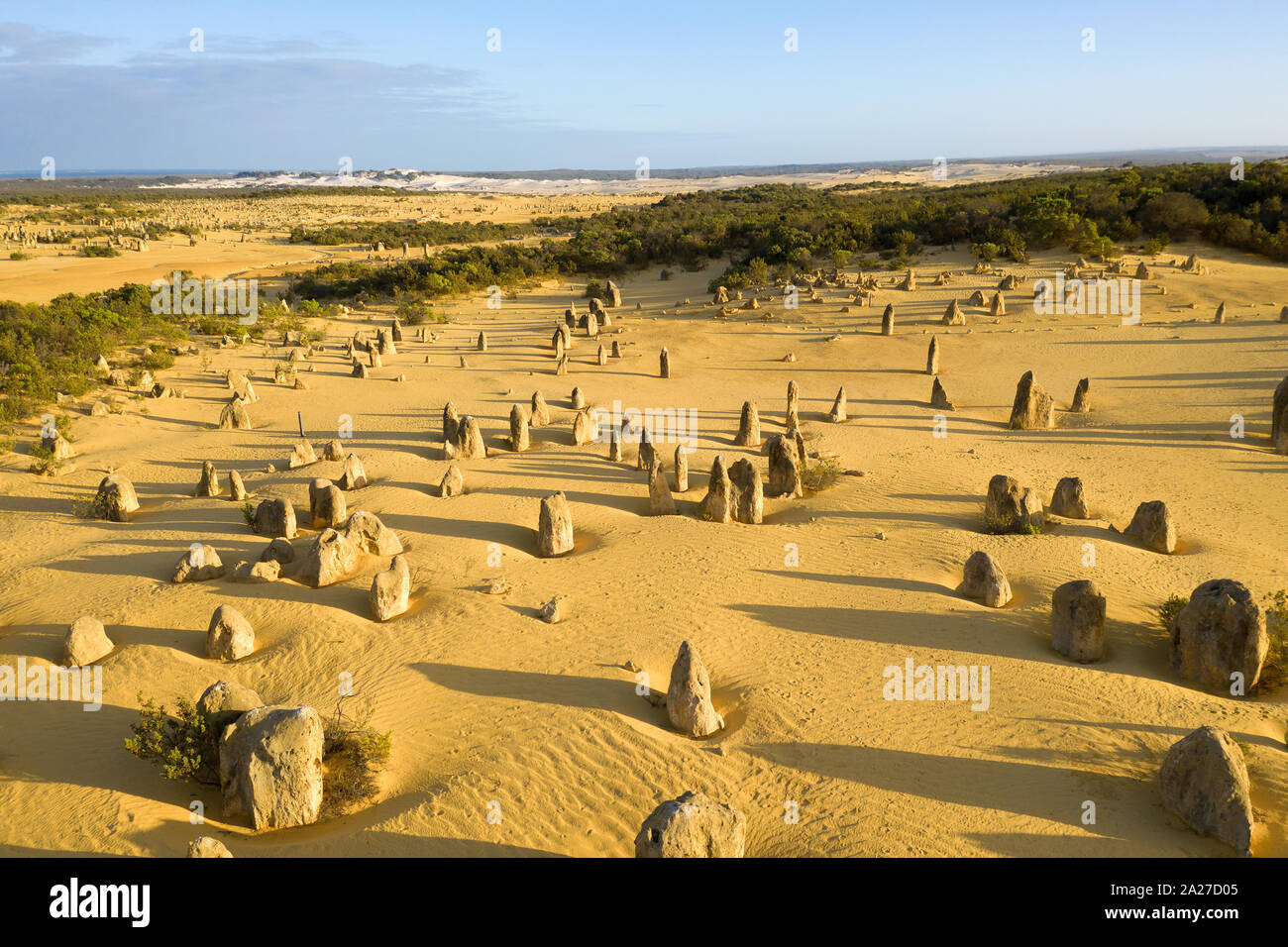 Au Désert des Pinnacles le Parc National de Nambung en Australie de l'Ouest Banque D'Images