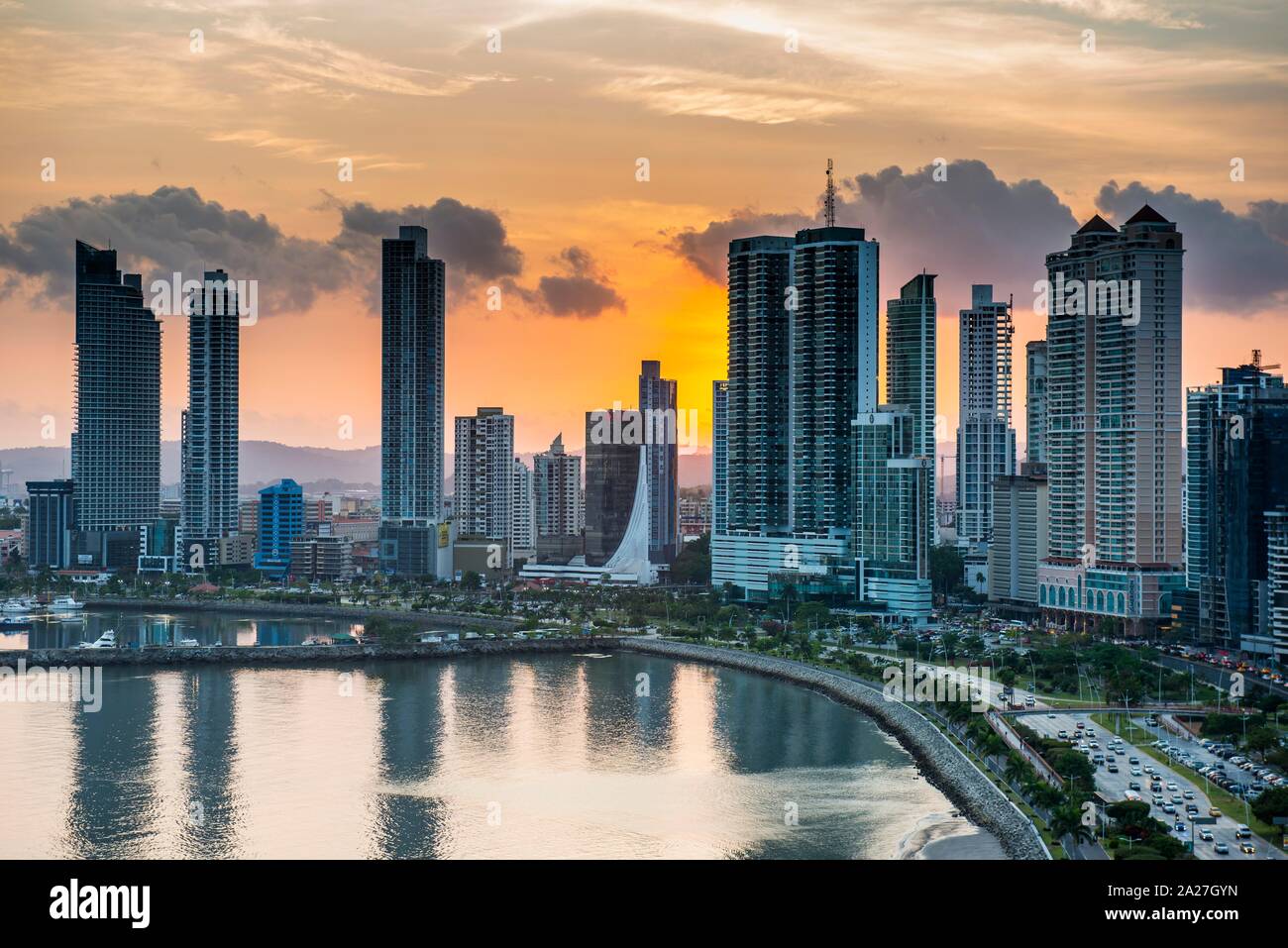 Skyline at sunset, Panama City, Panama Banque D'Images