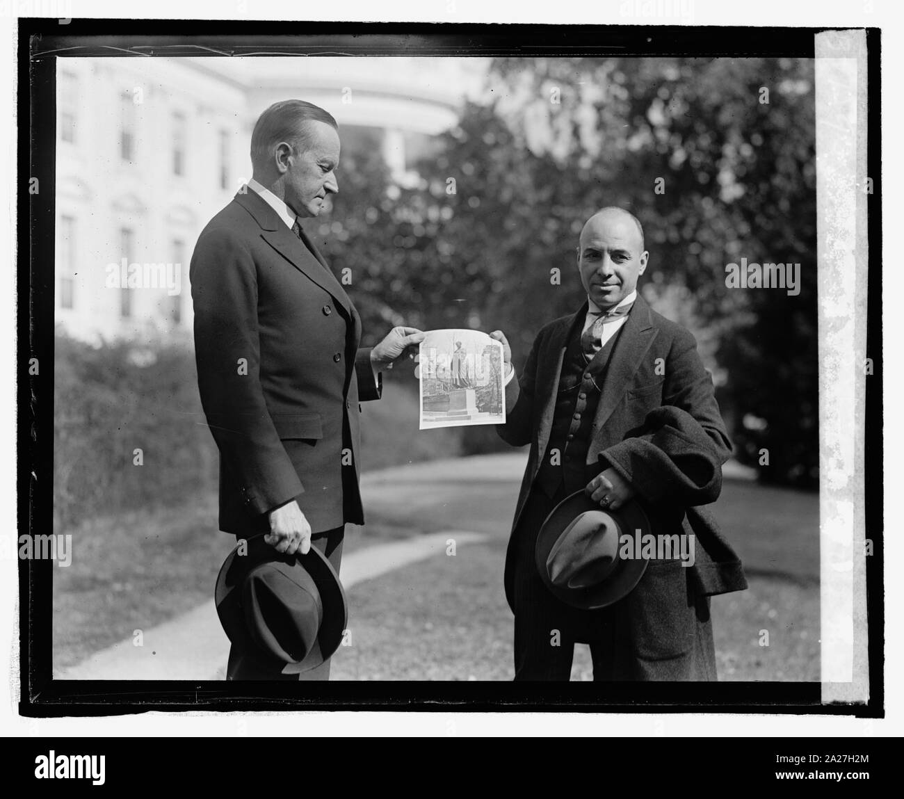 Le président Coolidge avec Salvatore M. Pino, 10/24/24 Banque D'Images Le président Coolidge avec Salvatore M. Pino, 10/24/24 Banque D'Images