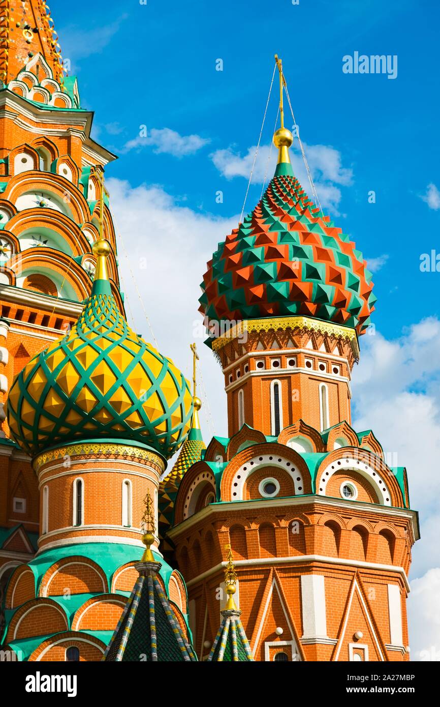 Moscou, Russie - le 9 juillet 2019 : Détail de la coupole du côté droit de la cathédrale de tours sur la bienheureuse Vassili Banque D'Images