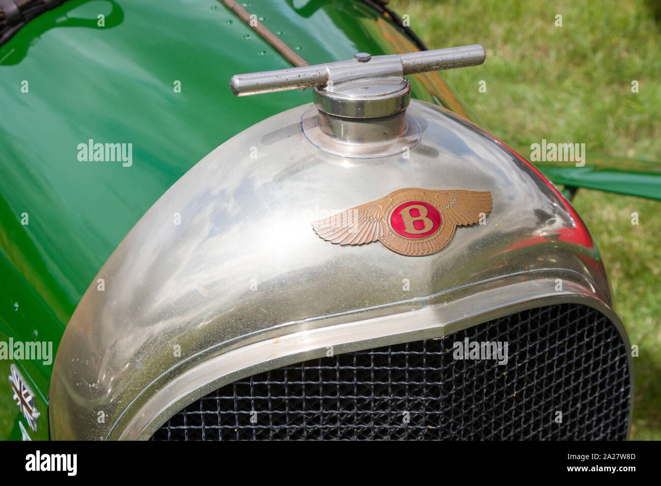 L'insigne de radiateur ailes Bentley sur un classique Bentley d'avant-guerre Banque D'Images