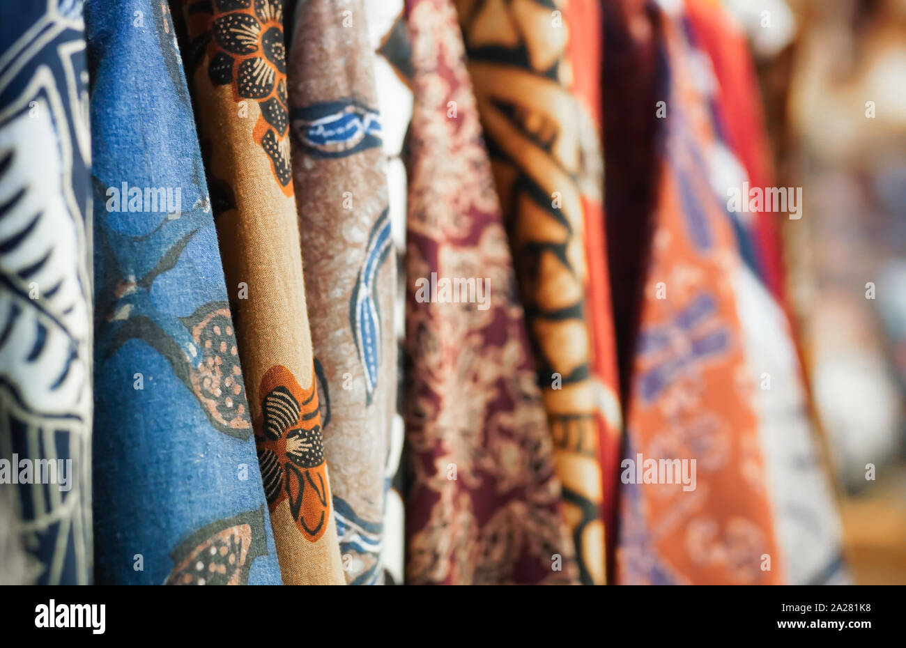 Batik javanais dans un magasin de vêtements. Banque D'Images